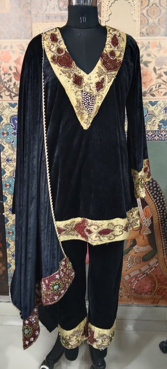 Luxury Black Velvet Kurta Set with Embroidered Dupatta – Festive & Wedding Collection