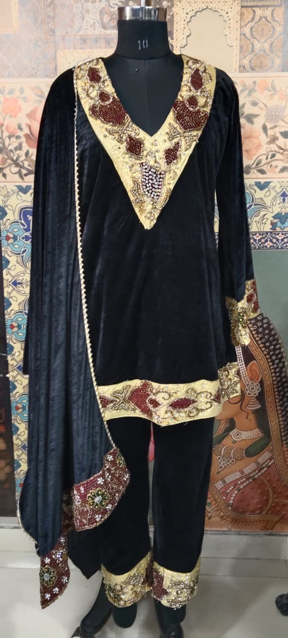 Luxury Black Velvet Kurta Set with Embroidered Dupatta – Festive & Wedding Collection