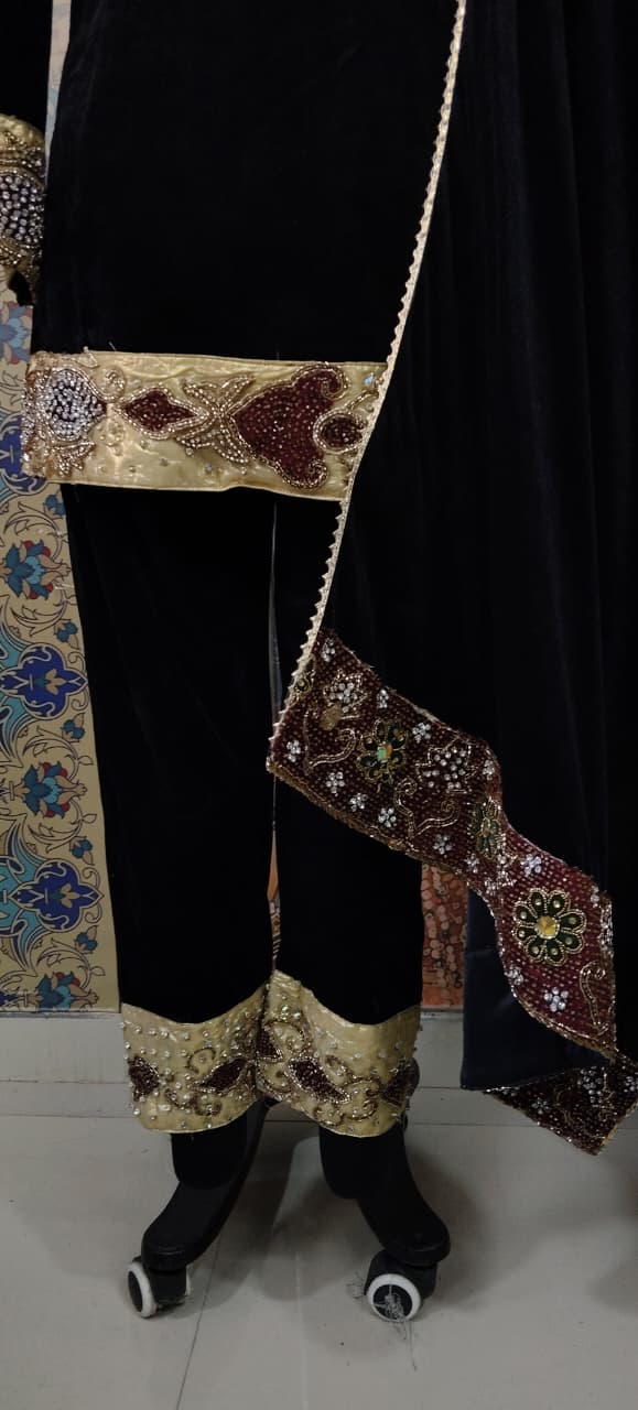 Luxury Black Velvet Kurta Set with Embroidered Dupatta – Festive & Wedding Collection