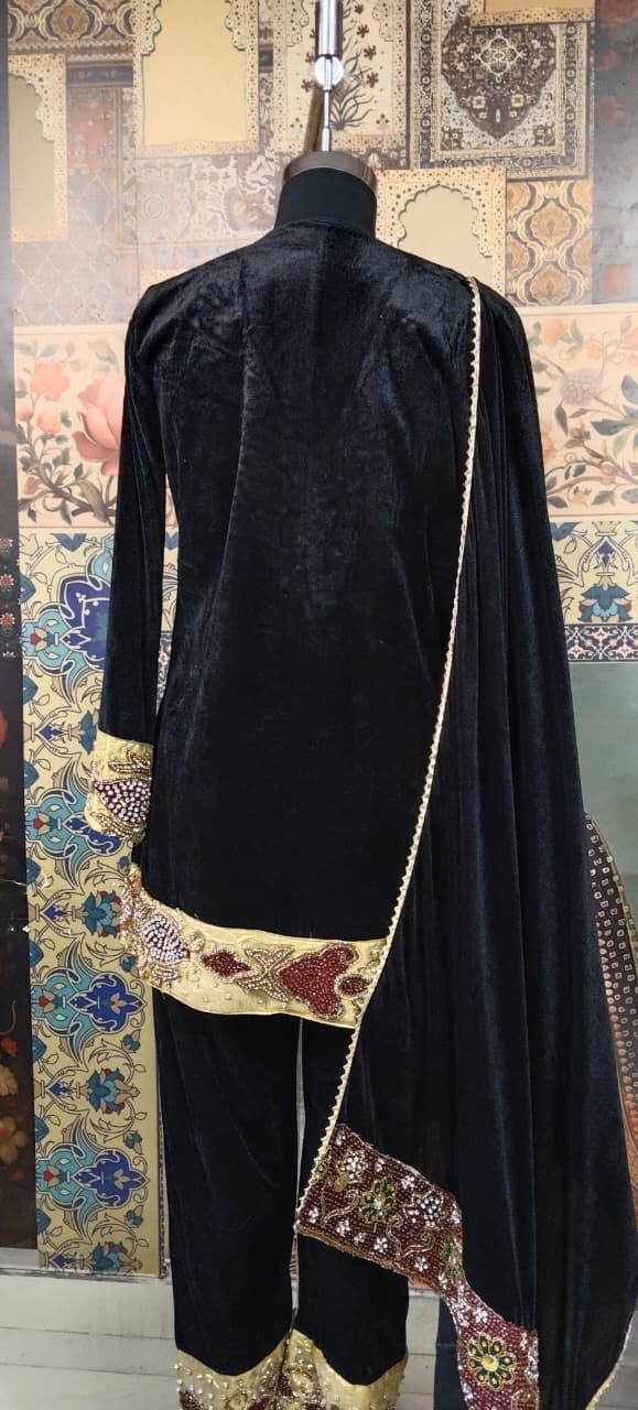 Luxury Black Velvet Kurta Set with Embroidered Dupatta – Festive & Wedding Collection