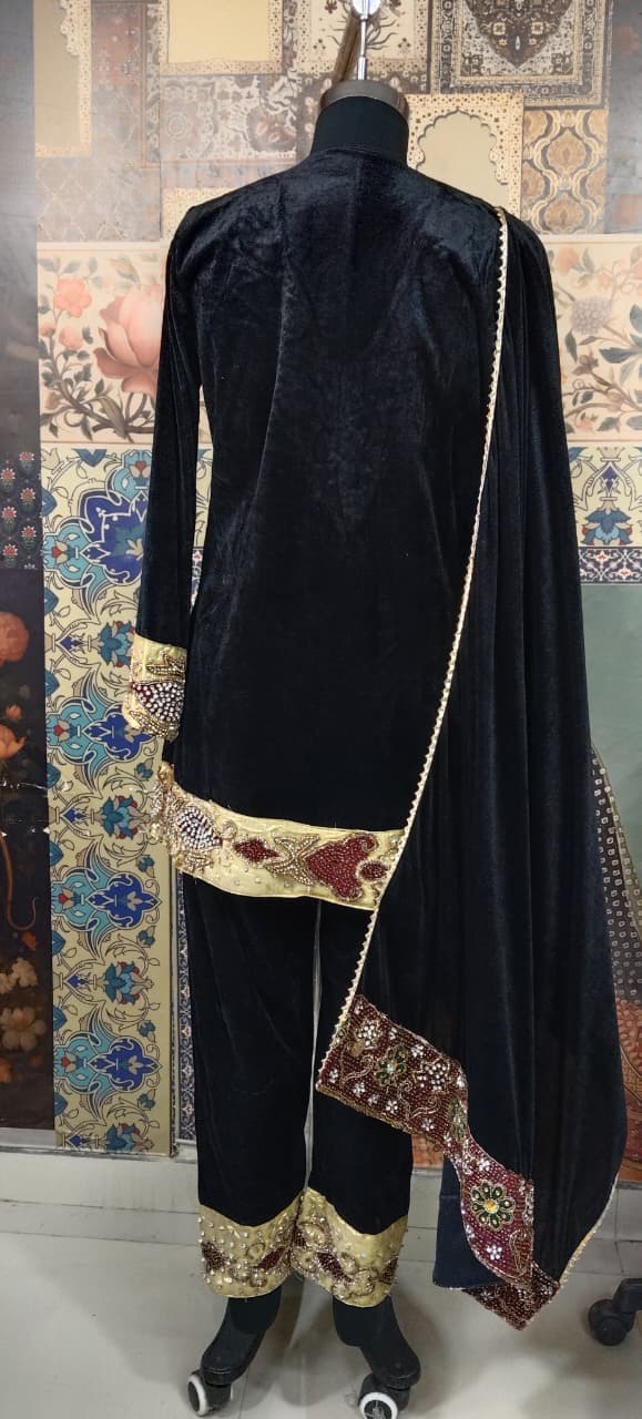 Luxury Black Velvet Kurta Set with Embroidered Dupatta – Festive & Wedding Collection